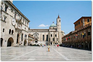 Piazza del popolo, Ascoli Piceno